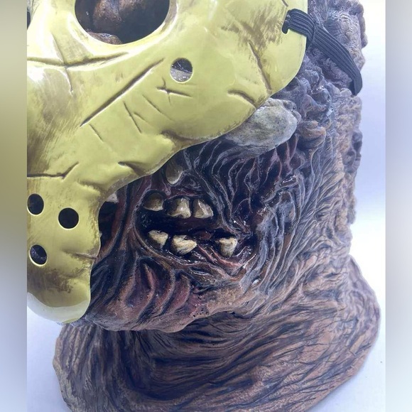Friday the 13th Rubie’s Yellow Halloween Costume Deluxe Mask, Never used - Picture 5 of 12